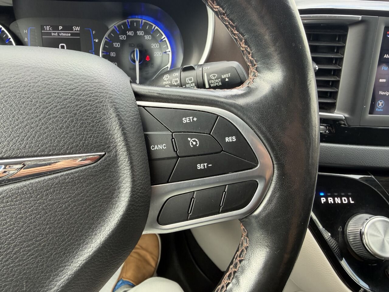Chrysler Pacifica 2019 Noir Thetford Mines - photo #18