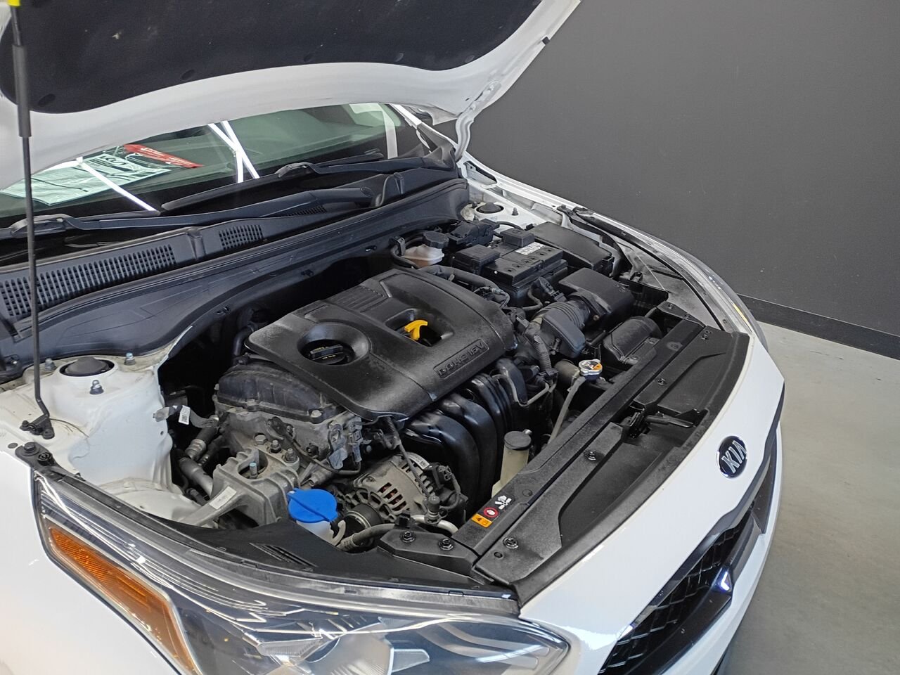 2021 Kia Forte White Blainville - photo #34