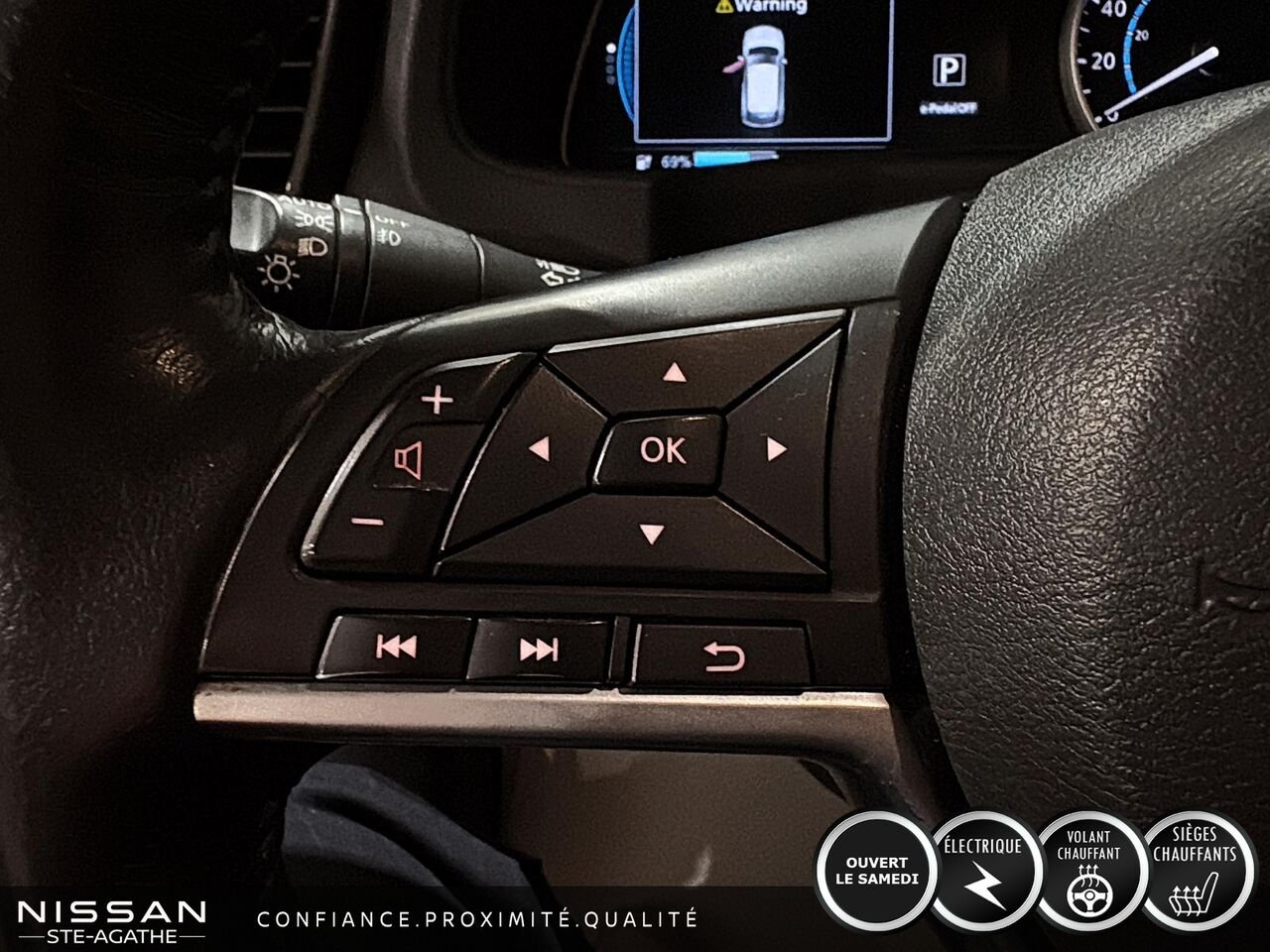 2019 Nissan LEAF Red Saint-Jérôme - photo #16