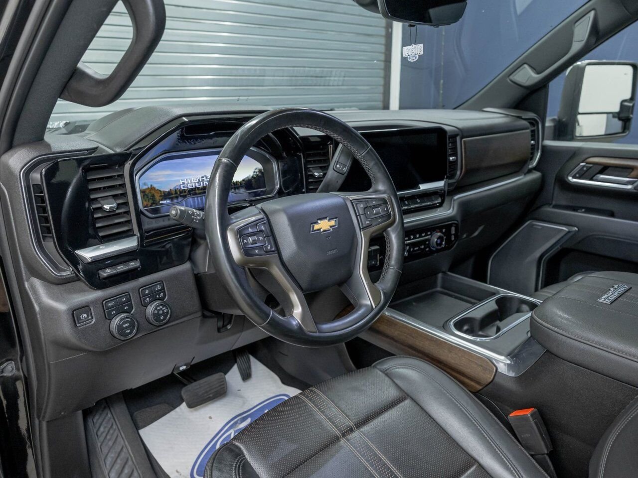 Chevrolet Silverado 2500HD HIGH COUNTRY Z71 CREW 4X4 *DIESEL* TOIT *HUD* BOSE 2024 Noir Saint-Jérôme - photo #1