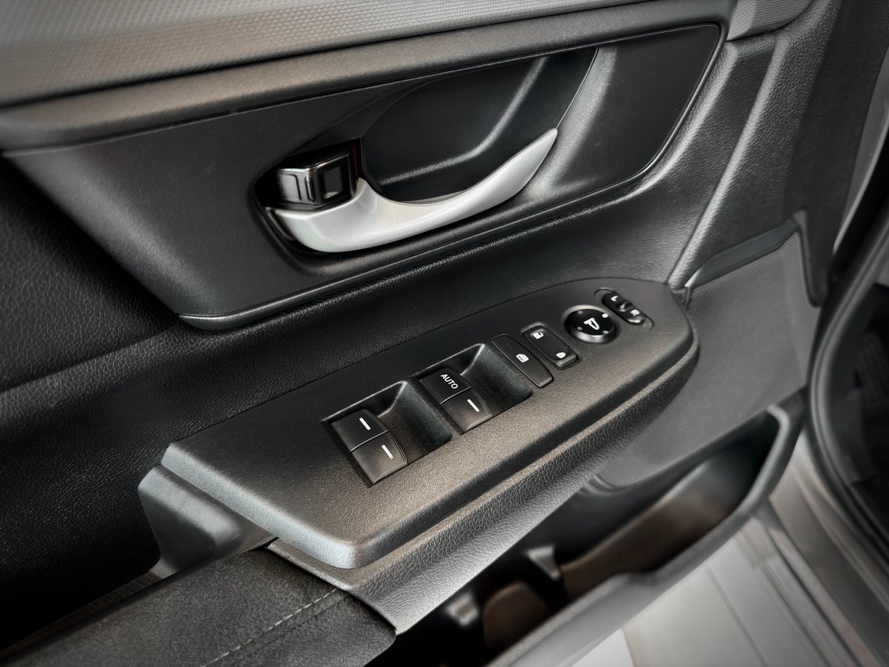 Honda CR-V LX 4WD 2017 Notre-Dame-des-Prairies - photo #29