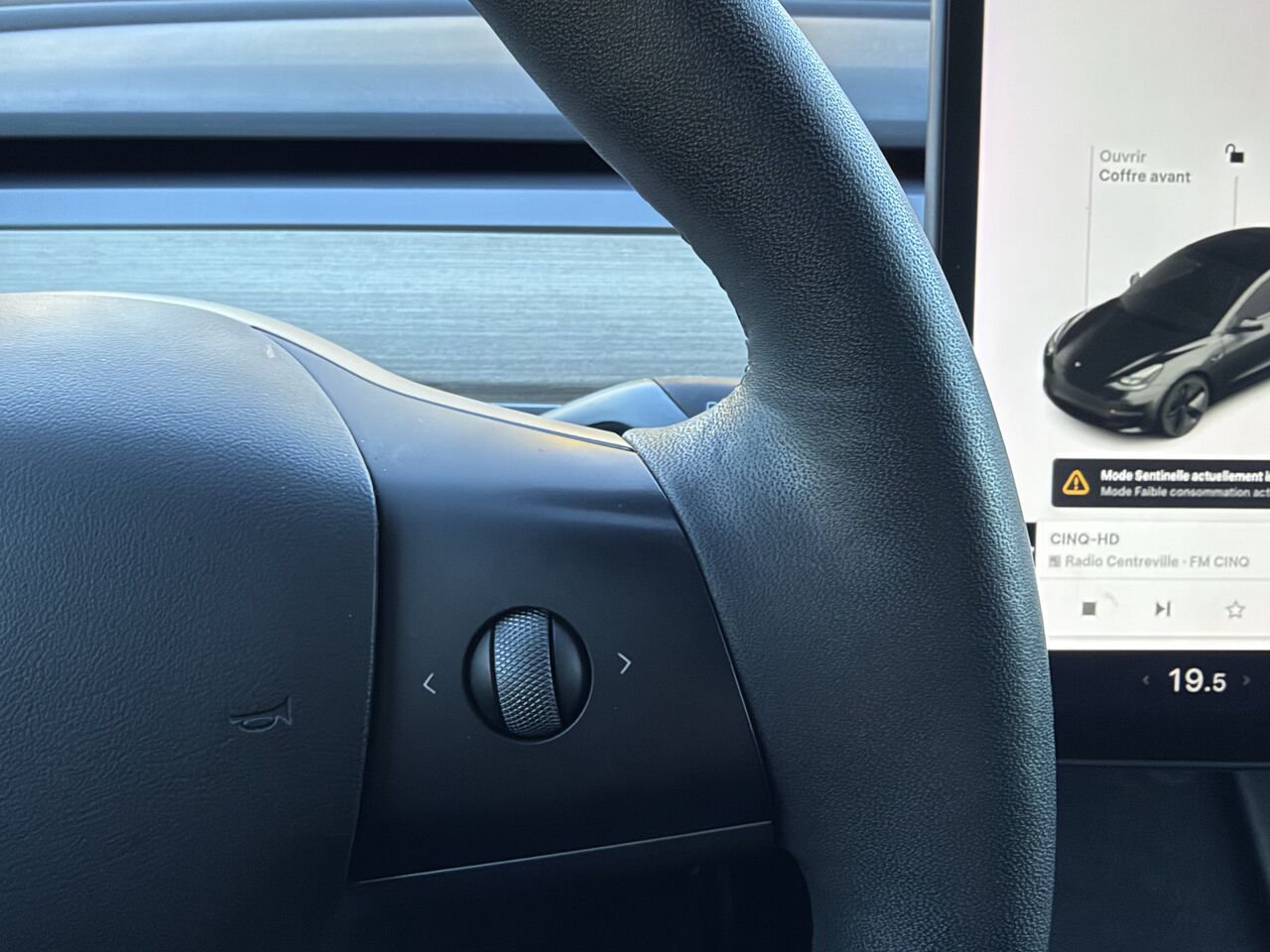 Tesla Model 3 423 km d'autonomie jamais accidenté un seul propriétaire 2021 Blanc Châteauguay - photo #17