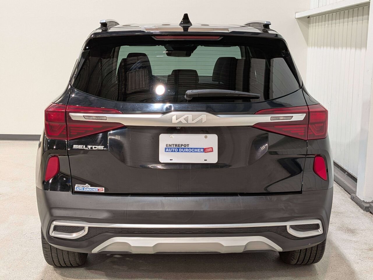 2023 Kia Seltos SX Turbo AWD w/Black Interior Black Val-David - photo #5