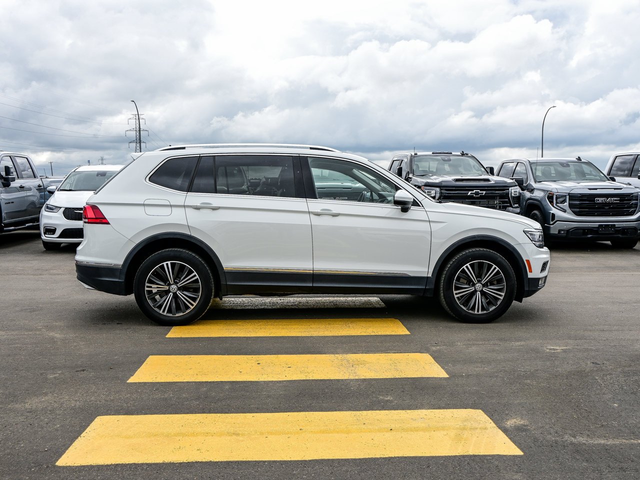 2018 Volkswagen Tiguan Highline 4MOTION White Sherwood Park - photo #14