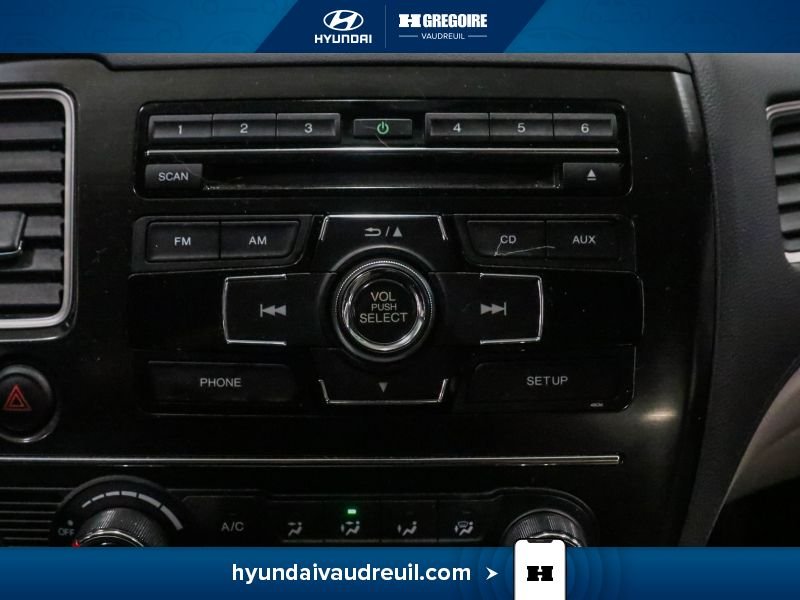 Honda Civic YA888 | LX 4 portes, boîte automatique 2013 Gris Laval - photo #26