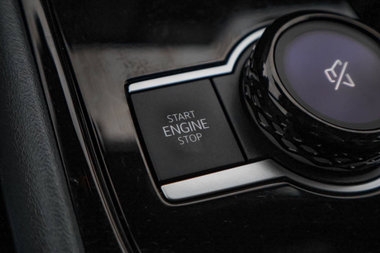 2026 Volkswagen Tiguan Highline Turbo R-Line 4MOTION Grey Sherwood Park - photo #24