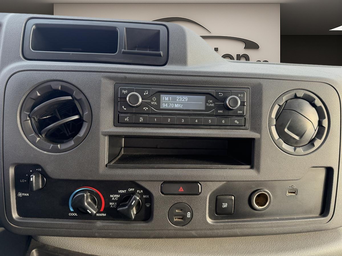 2021 Ford E-450 White  - photo #17