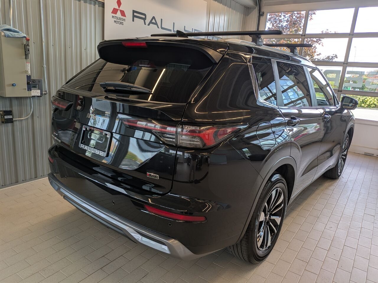 2025 Mitsubishi Outlander Black Gatineau - photo #19