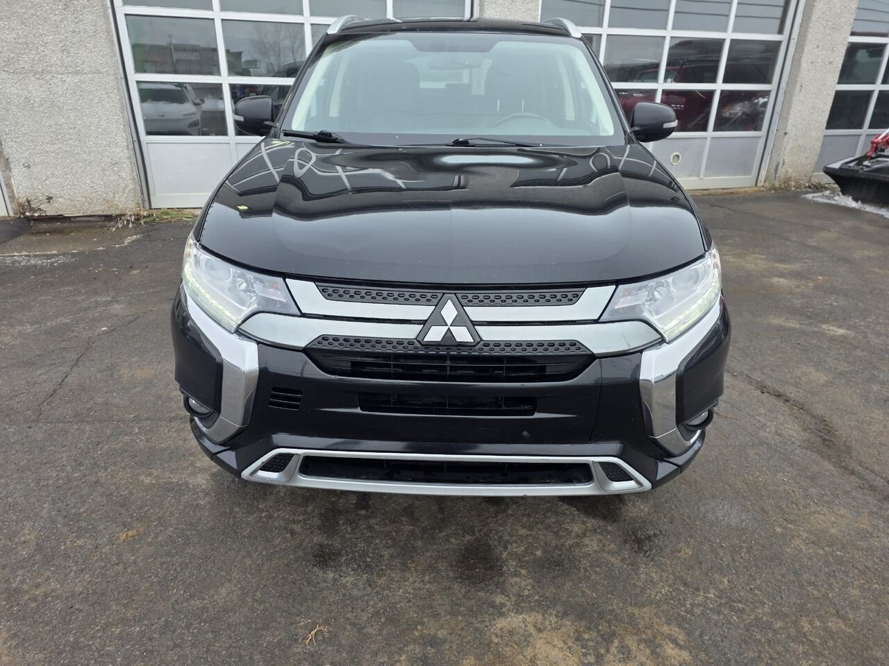 2021 Mitsubishi Outlander Plug-In Hybrid Black  - photo #8