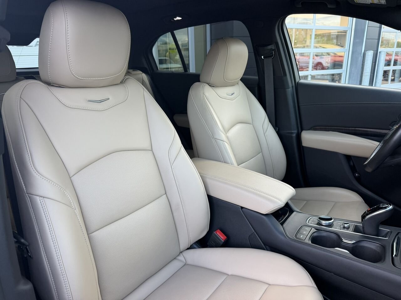 2024 Cadillac XT4 PREMIUM LUXURY AWD FINANCEMENT À PARTIR 3.99% Blue Laval - photo #17