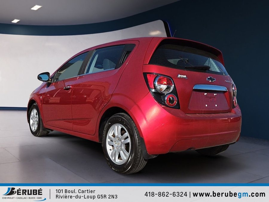 2018 Chevrolet Cruze LT 1.6L à hayon 4 portes avec 1SH Black