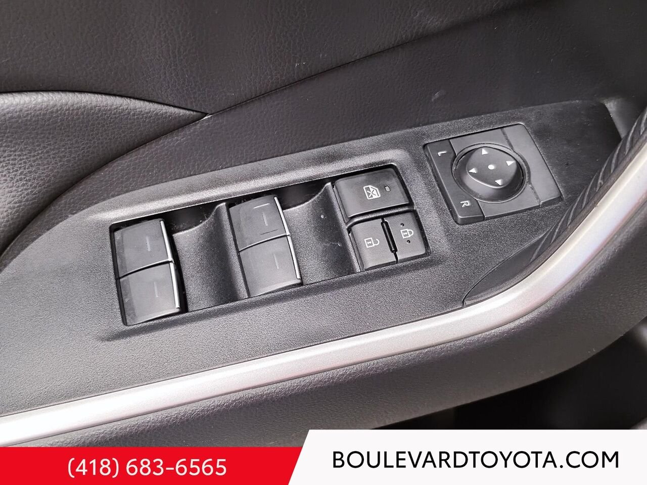 Toyota RAV4 Hybride 100281A-85 | XLE, AWD 2024 Blanc Québec - photo #7
