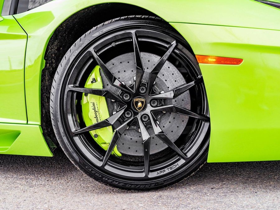 2015 Lamborghini Aventador 2015 Green