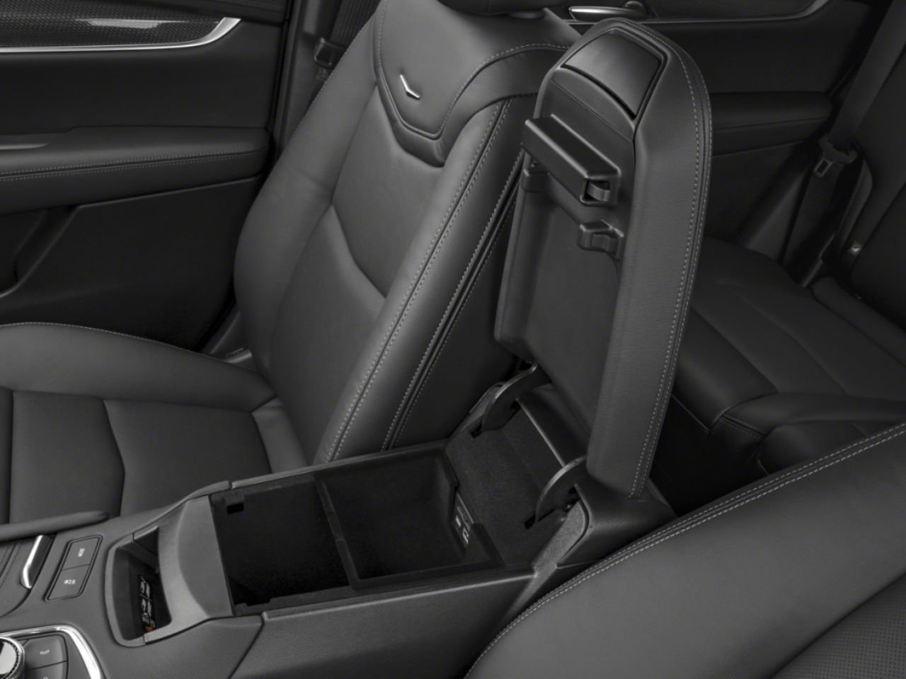 CADILLAC XT5 Traction intégrale, 4 portes Sport 2026 Noir stellaire métallisé Montmagny - photo #4