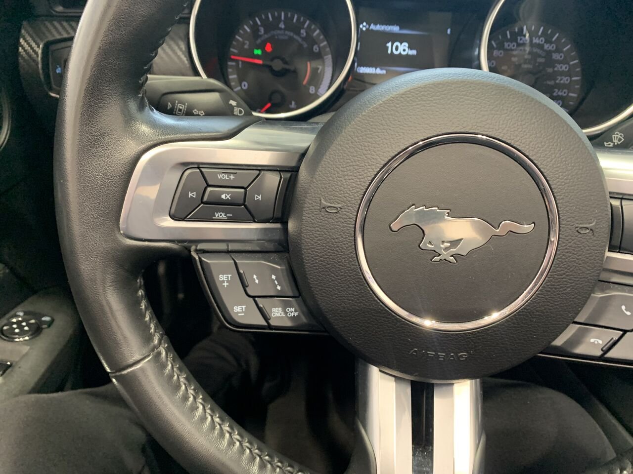 2022 Ford Mustang White Châteauguay - photo #21