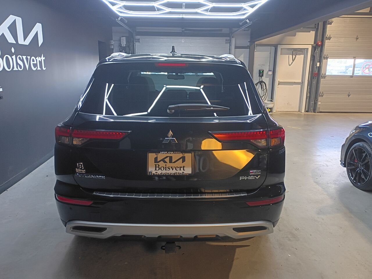 2023 Mitsubishi Outlander Plug-In Hybrid Black Blainville - photo #6