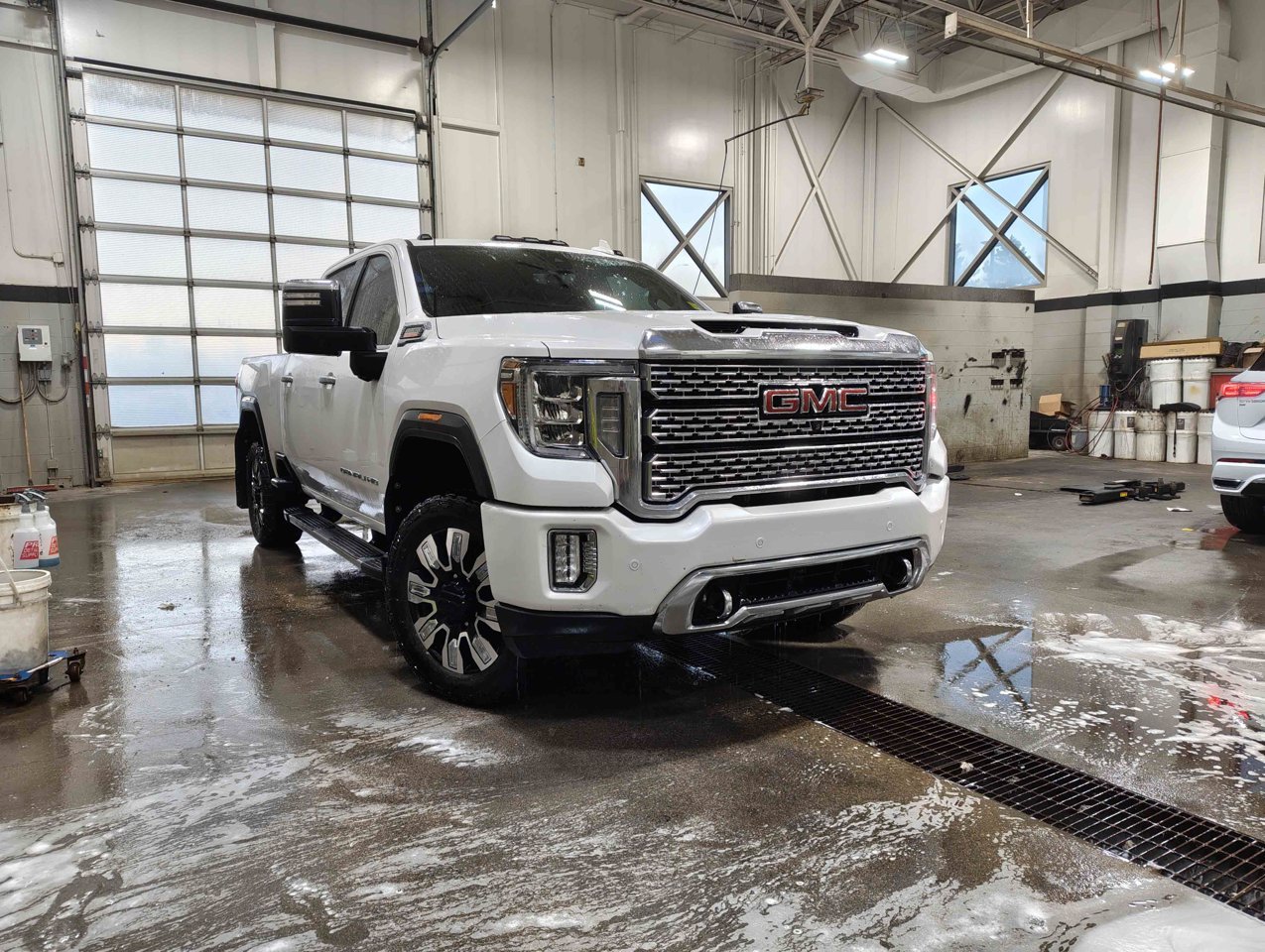 2020 GMC Sierra 2500HD 4WD Crew Cab 159 Denali White Sherwood Park - photo #1