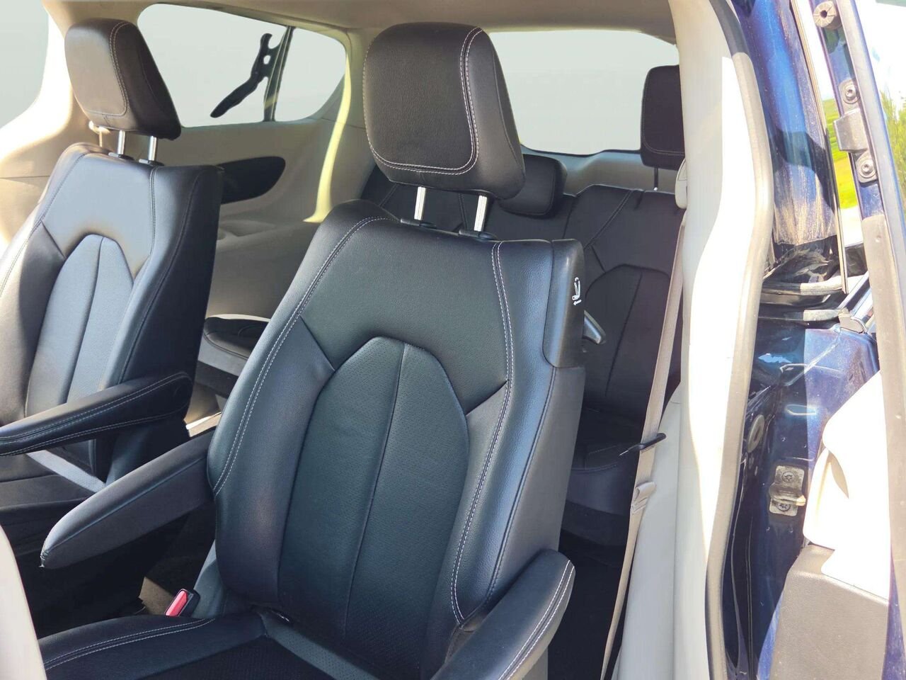 Chrysler Pacifica 2022 Bleu Gatineau - photo #16