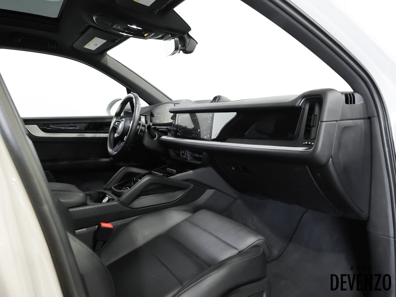 2025 Porsche Cayenne Grey Saint-Eustache - photo #5
