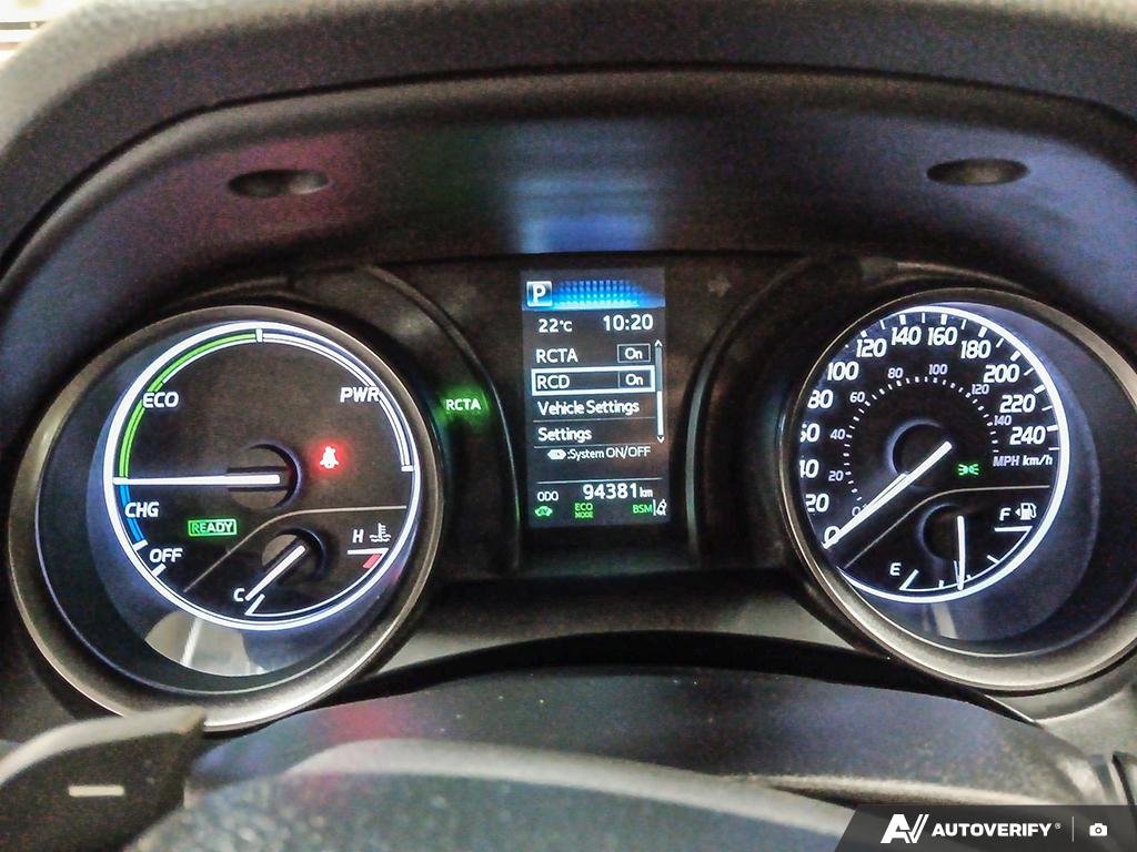 2021 Toyota Camry 2602151A | Hybrid SE White Edmonton - photo #14