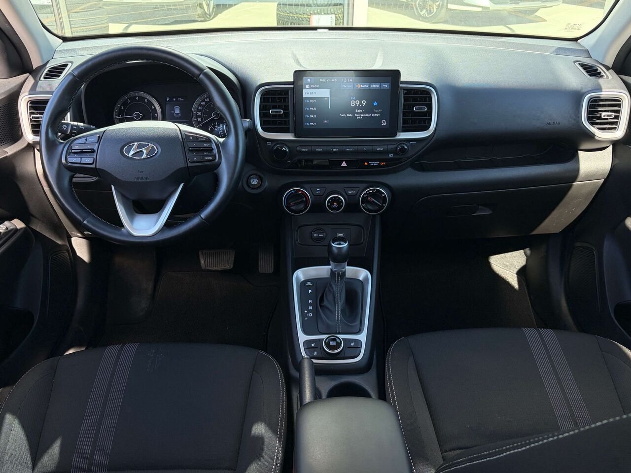 2021 Hyundai Venue White Gatineau - photo #15