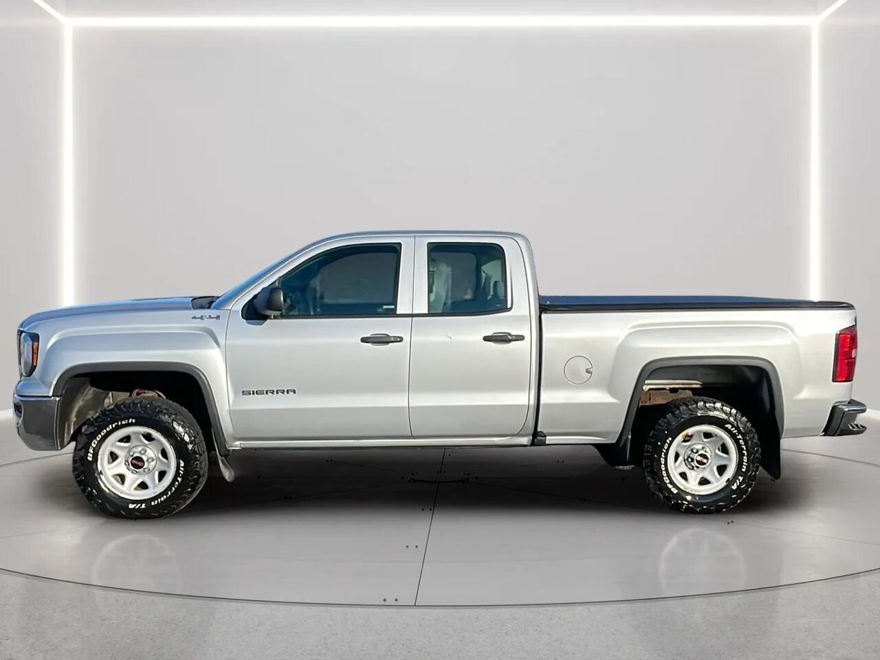 GMC SIERRA 1500 Cabine double 4RM 143,5 po 2017 Argent Gatineau - photo #1