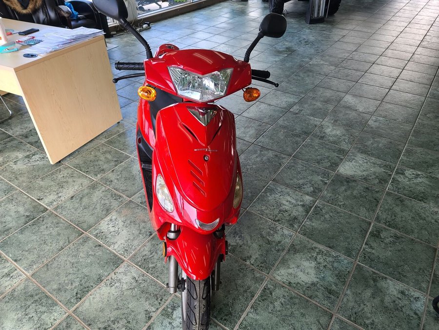 2020 SCOOTTERRE BISTRO 2020 Red