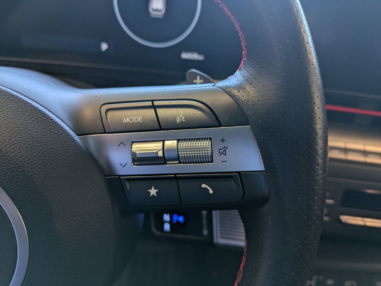 2024 Hyundai Kona Grey Gatineau - photo #7