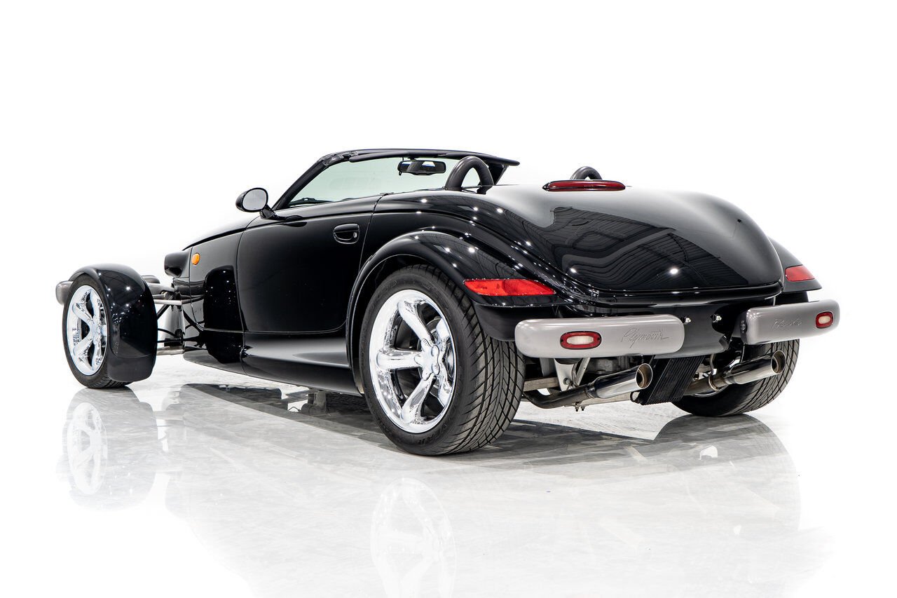 Plymouth Prowler Desirable Black Colour with only 7,611KM (4756mi) from new **PRICE IN USD** 1999 Noir Montréal - photo #58