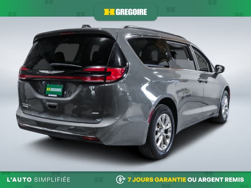 2022 Chrysler Pacifica Grey Saint-Eustache - photo #8