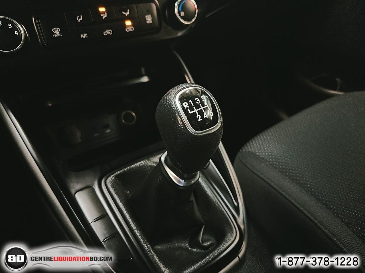 Kia Rondo LX familiale 4 portes BM | A8559 2015 Gris Granby - photo #18