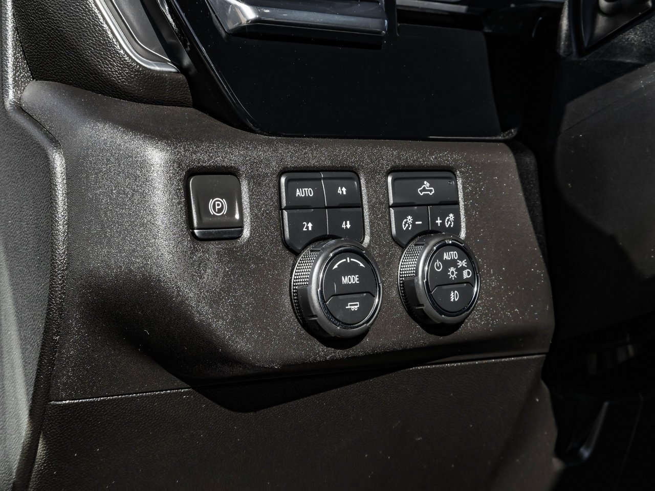 2024 Chevrolet Silverado 1500 4WD Crew Cab 147 RST Grey Sherwood Park - photo #18
