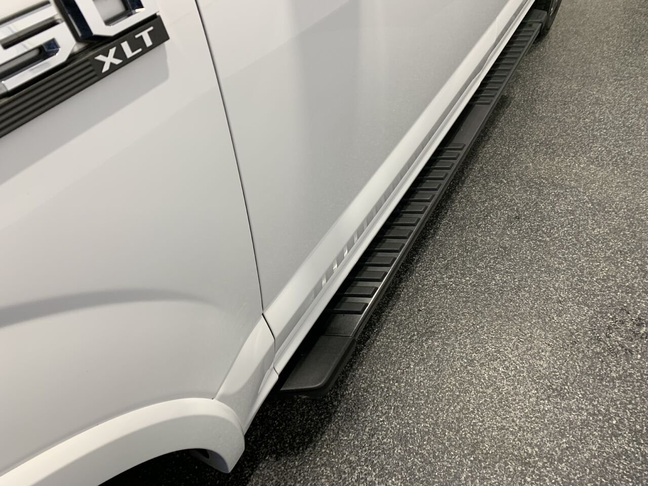 Ford F-150 XLT SPORT SUPERCREW XLT cabine SuperCrew 4RM caisse de 5,5 pi 2019 Blanc Châteauguay - photo #4