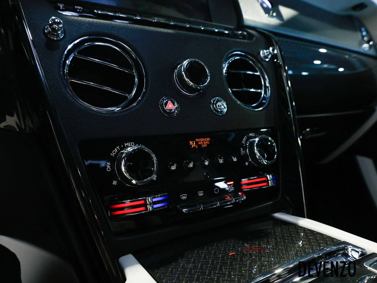 2023 Rolls-Royce Cullinan Black Saint-Eustache - photo #15