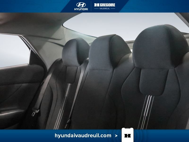 Hyundai Elantra 2025 Blanc Laval - photo #19