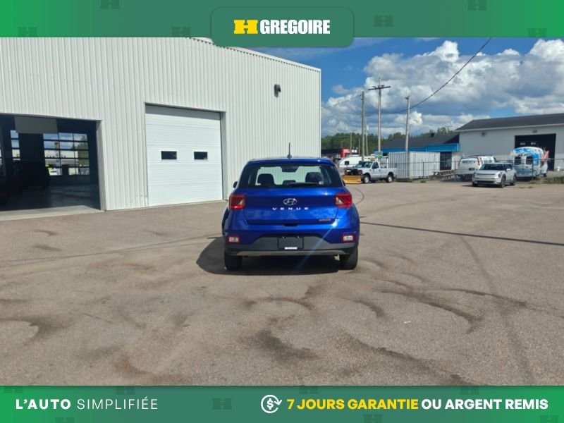 2023 Hyundai Venue Blue Laval - photo #7