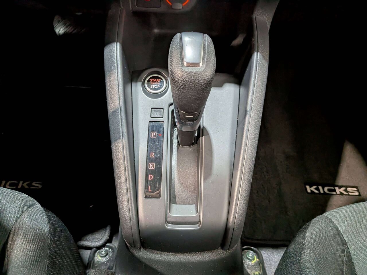 2024 Nissan Kicks S FWD White Val-David - photo #23