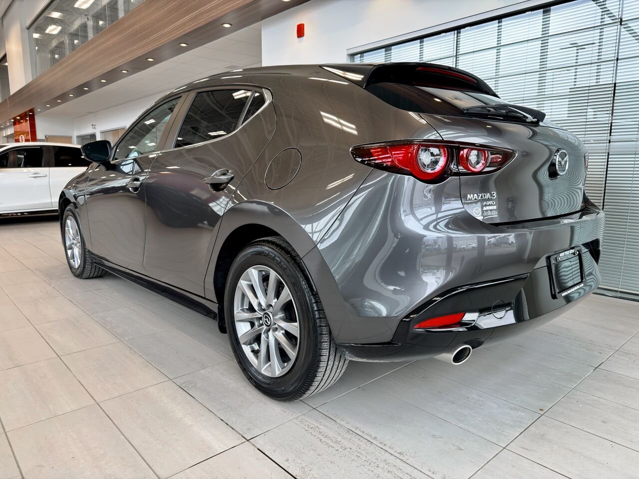 2024 Mazda Mazda3 Sport Grey Notre-Dame-des-Prairies - photo #8