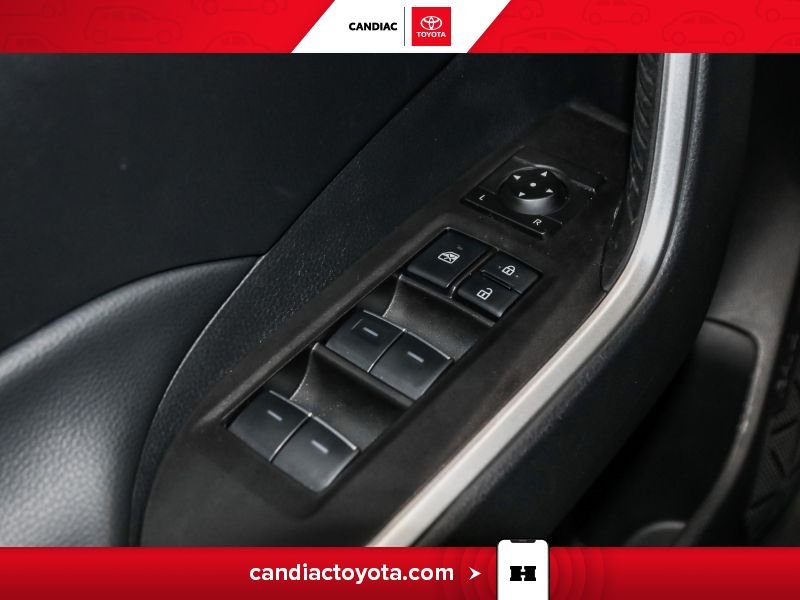 2025 Toyota Rav 4 Black Laval - photo #17
