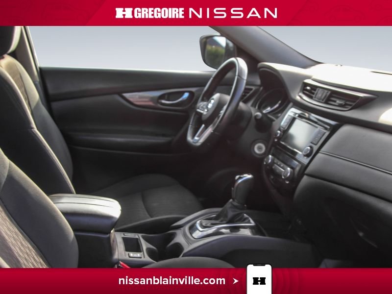 2020 Nissan Rogue White Laval - photo #11