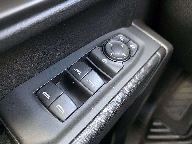 2023 Chevrolet Silverado 1500 Custom 4X4 Blue Mont-Laurier - photo #20
