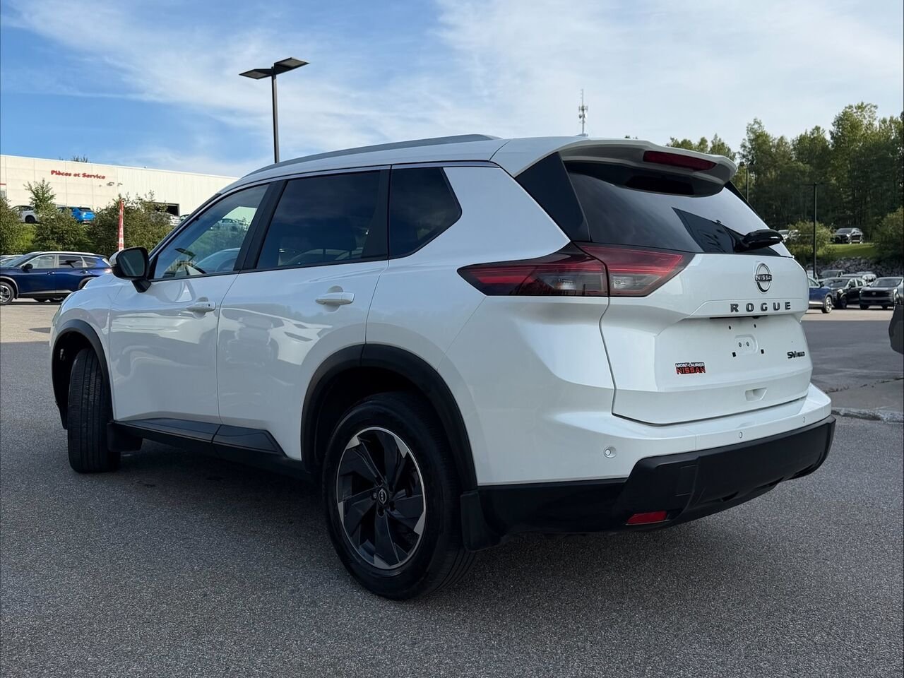 Nissan Rogue 2024 Blanc Mont-Laurier - photo #3