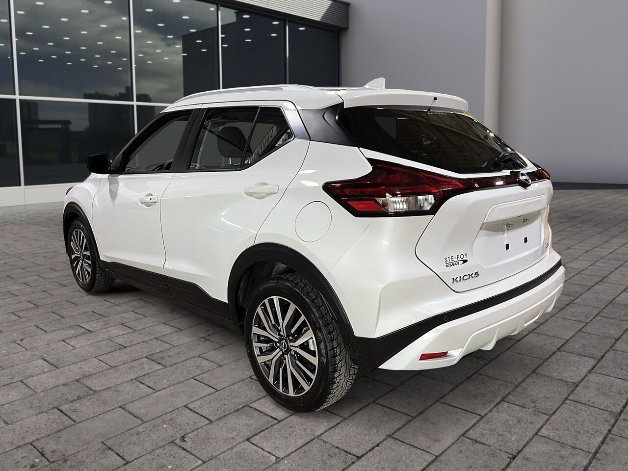 Nissan Kicks SV TA 2024 Blanc Québec - photo #3