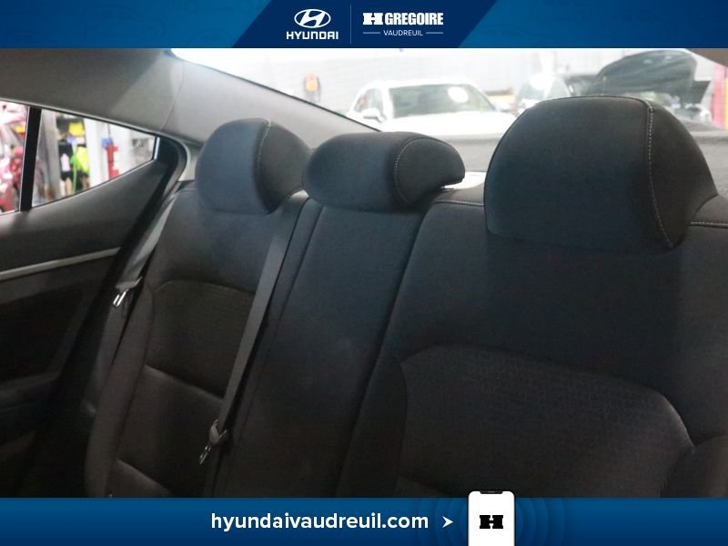 Hyundai Elantra 2018 Argent Laval - photo #18