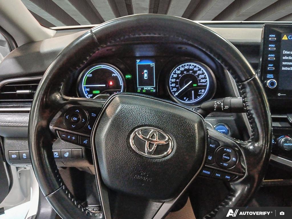 2021 Toyota Camry 2602151A | Hybrid SE White Edmonton - photo #13