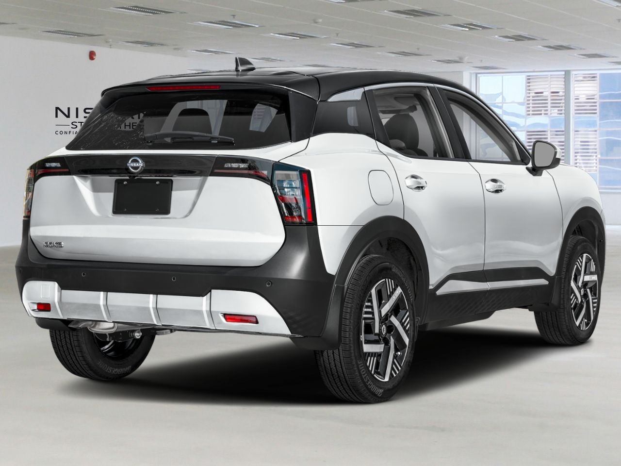 Nissan Kicks 2026 Blanc d'Aspen triple couche/Noir intense Ste-Agathe des Monts - photo #1
