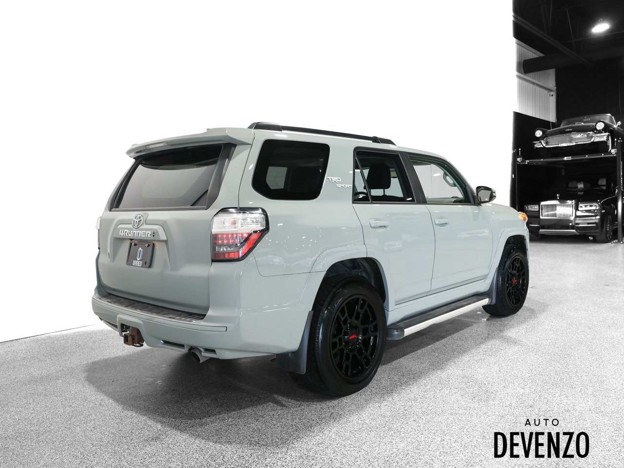 2022 Toyota 4Runner Grey Saint-Eustache - photo #4