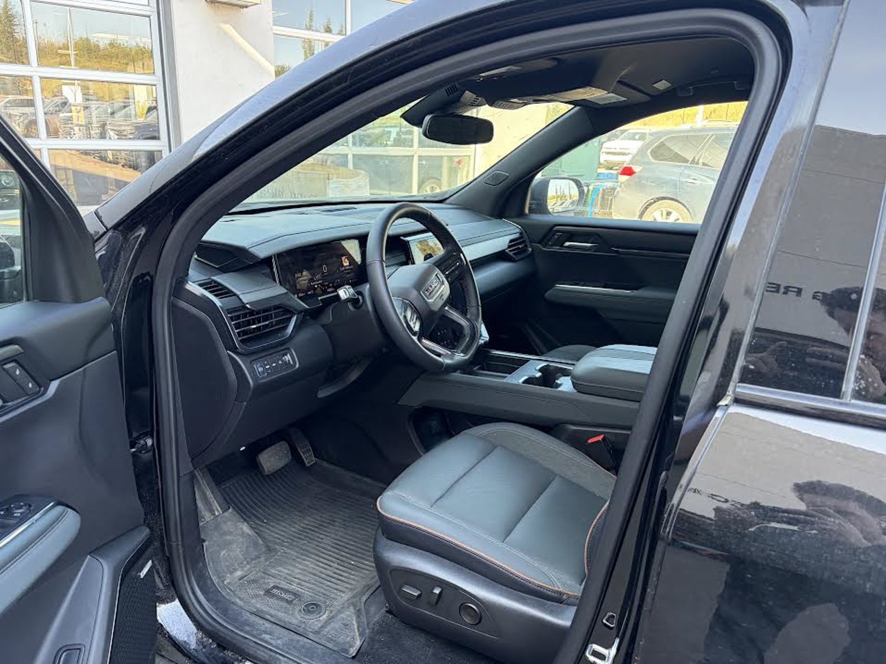 2025 GMC Acadia AWD 4dr AT4 Black Sherwood Park - photo #6
