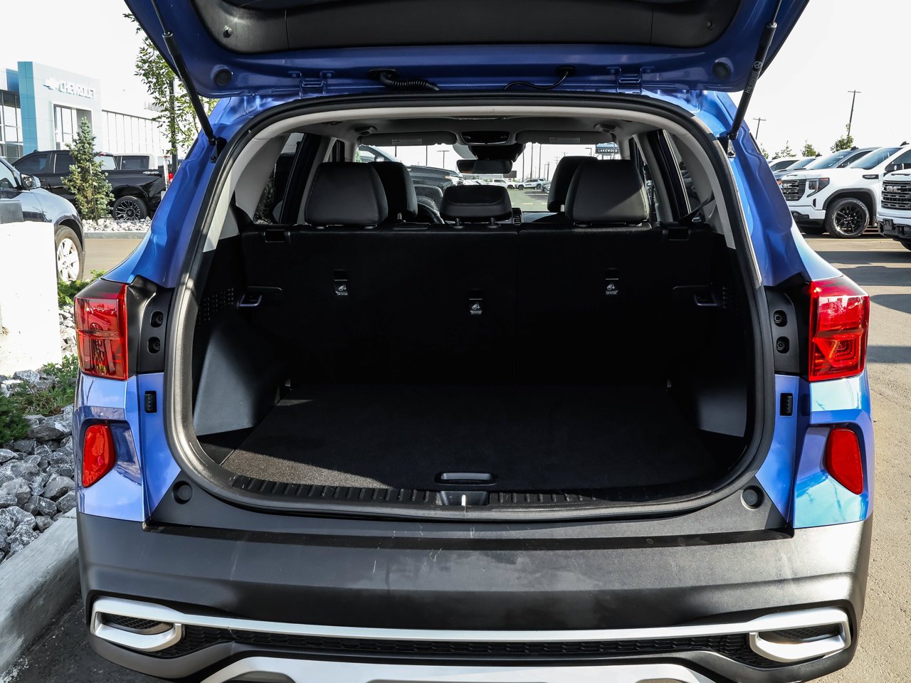 2023 Kia Seltos EX AWD Blue Sherwood Park - photo #8