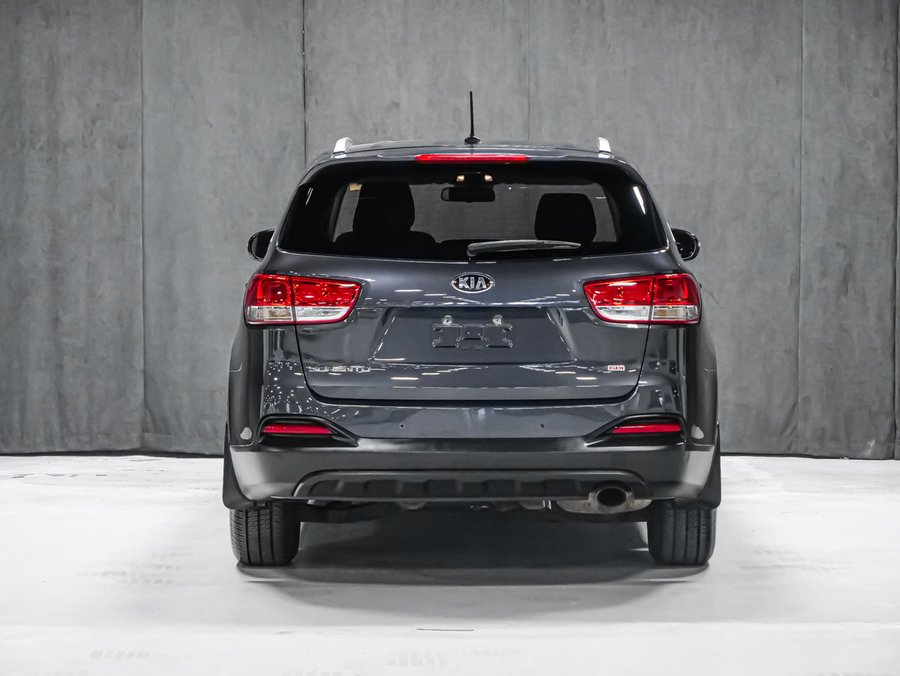 2016 Kia Sorento 2.4L LX Grey